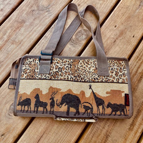 Yuhang Collapsible Safari Bag w/ Wheels - Picture 4 of 7